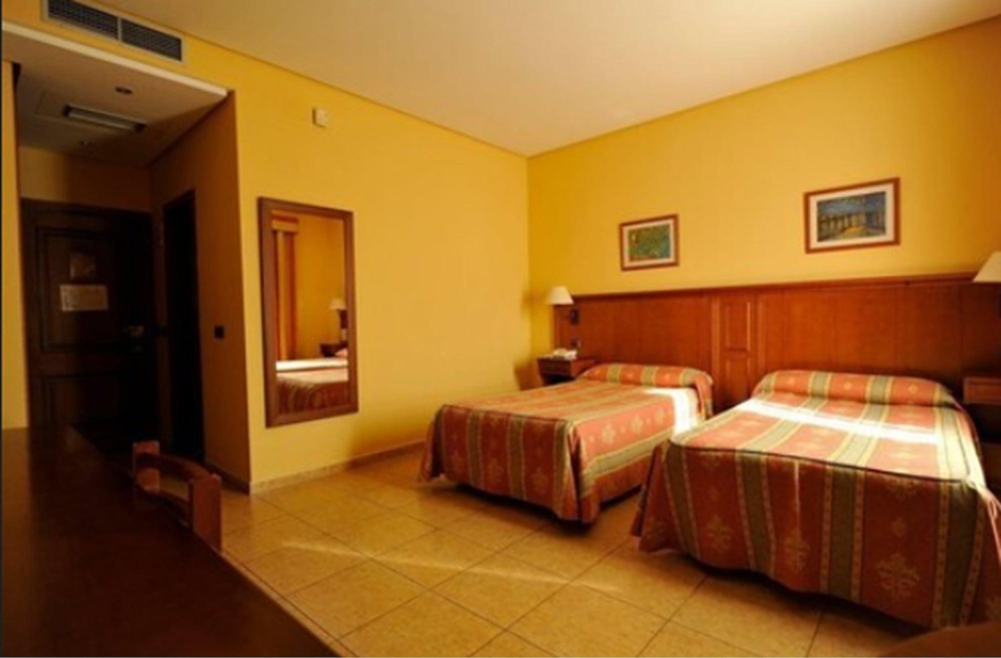 אנטקרה Hotel Lozano מראה חיצוני תמונה