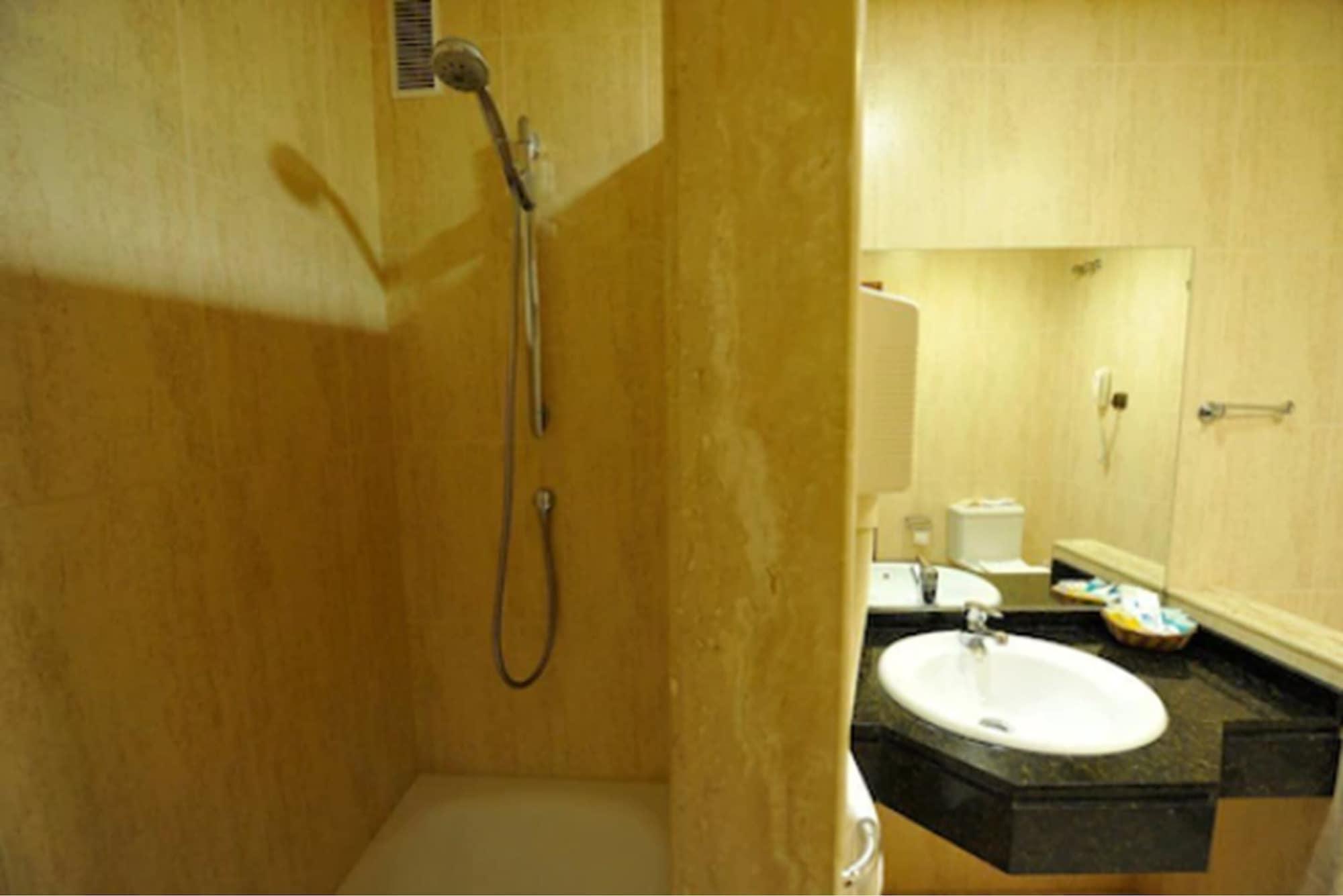 אנטקרה Hotel Lozano מראה חיצוני תמונה