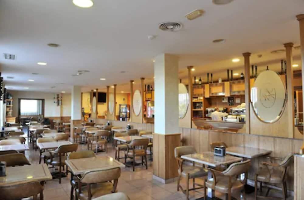 אנטקרה Hotel Lozano מראה חיצוני תמונה