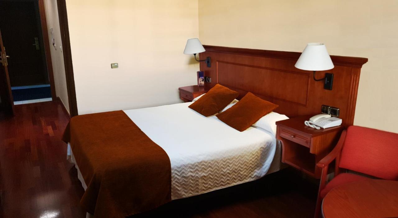 אנטקרה Hotel Lozano מראה חיצוני תמונה