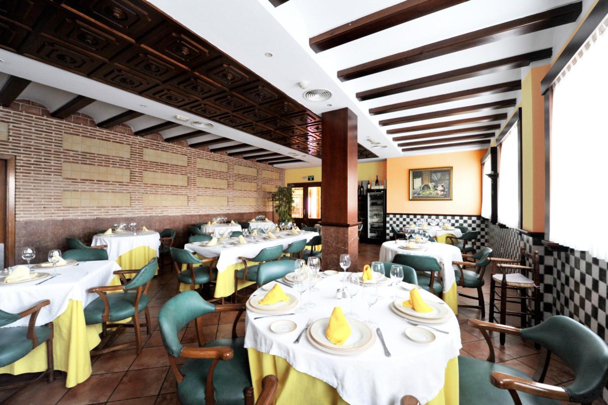 אנטקרה Hotel Lozano מראה חיצוני תמונה