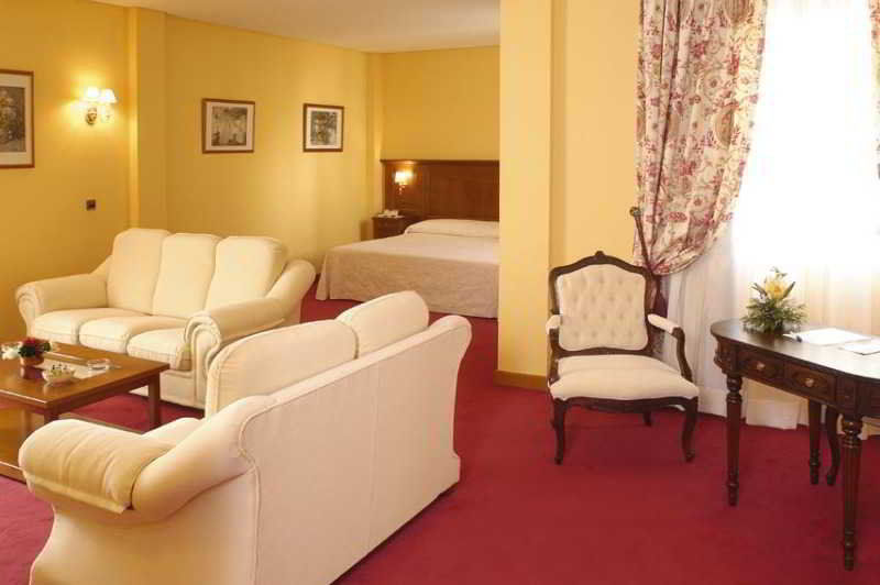 אנטקרה Hotel Lozano מראה חיצוני תמונה