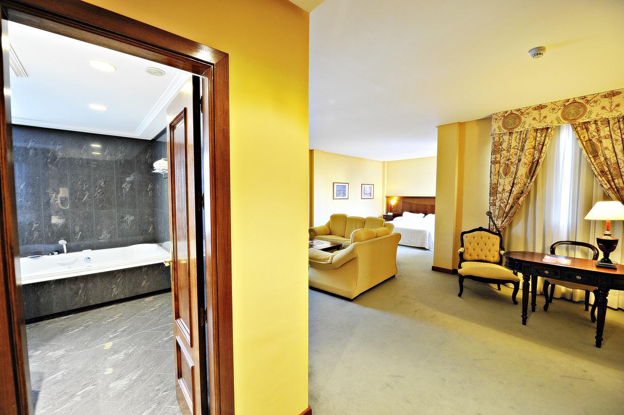 אנטקרה Hotel Lozano מראה חיצוני תמונה