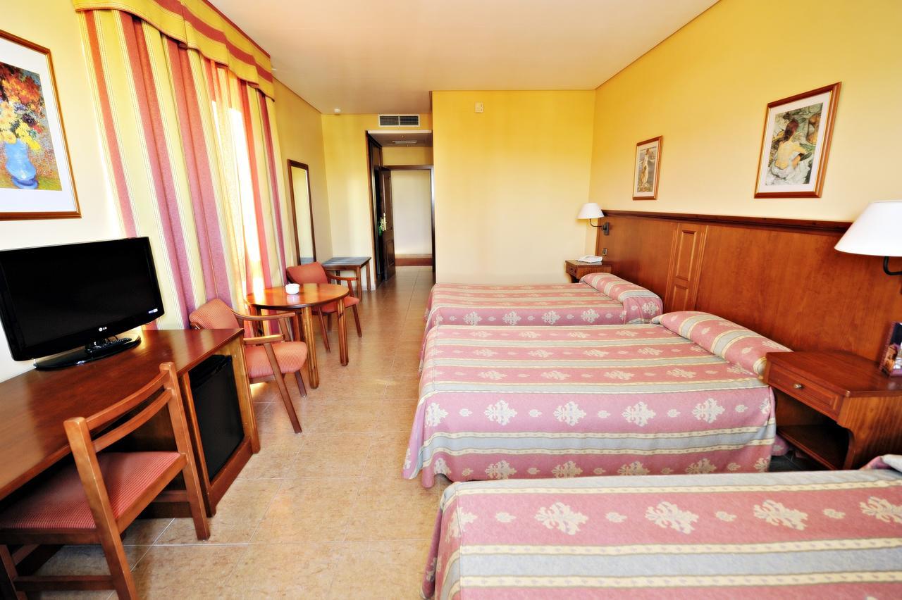 אנטקרה Hotel Lozano מראה חיצוני תמונה