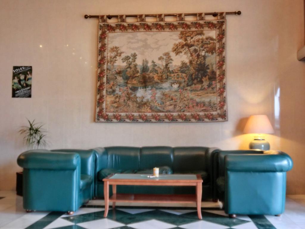 אנטקרה Hotel Lozano מראה חיצוני תמונה